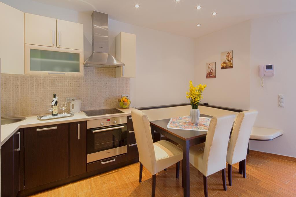 Montelux Apartments Budva Room photo